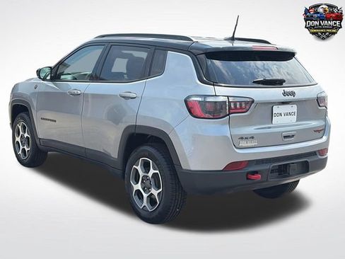 Used 2022 Jeep Compass Trailhawk w/ Trailhawk Convenience Group AWD/4WD image 3