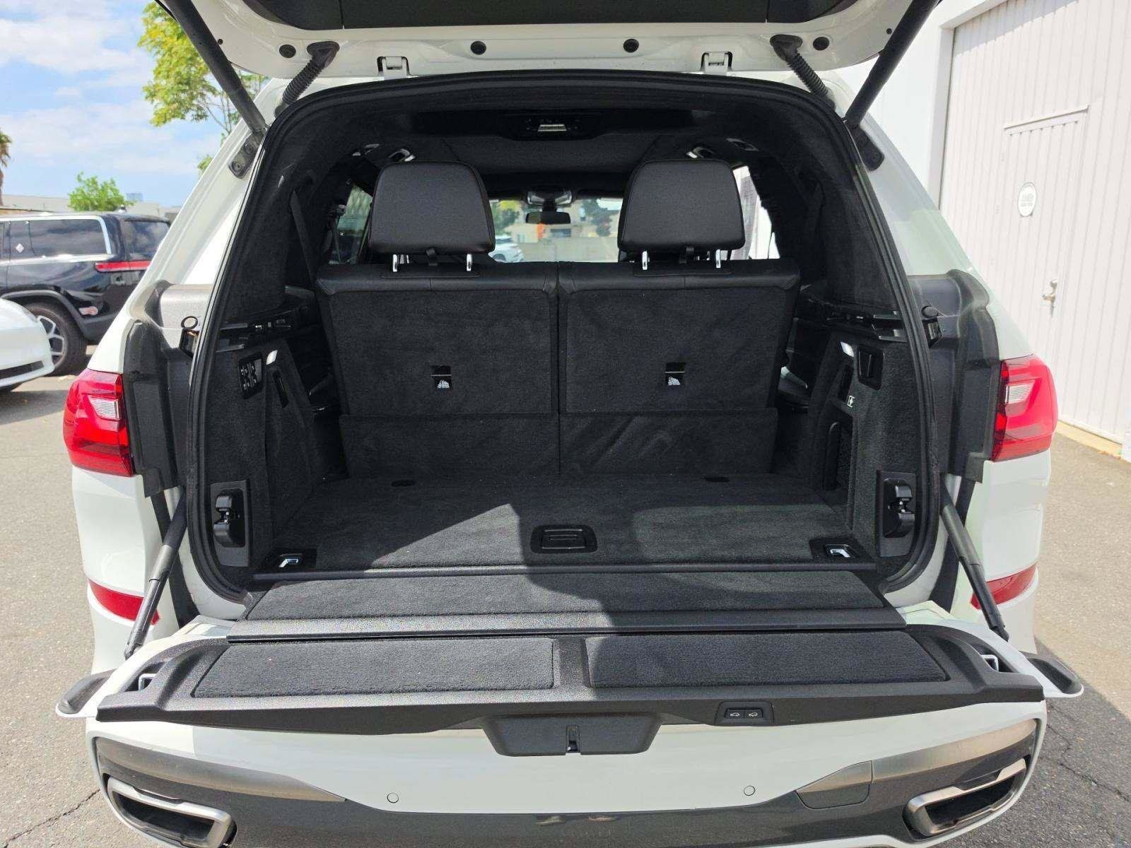 Used 2020 BMW X7 M50i AWD/4WD image 9