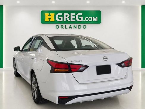Used 2022 Nissan Altima 2.5 S FWD image 2