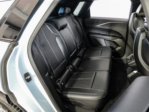 Used 2024 Cadillac Lyriq Luxury image 35