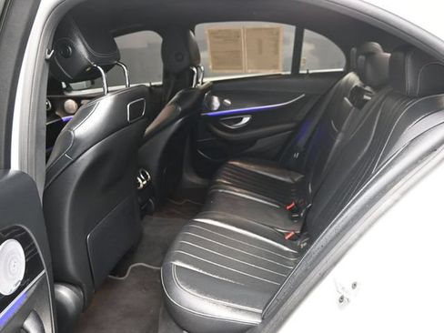 Used 2019 Mercedes-Benz E 300 4MATIC image 7