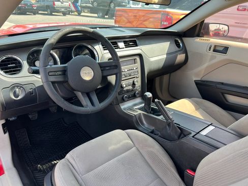 Used 2010 Ford Mustang Coupe RWD image 11