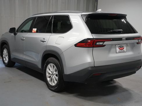 Certified 2026 Toyota Grand Highlander FWD image 6