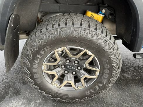 Used 2023 Chevrolet Colorado ZR2 w/ ZR2 Convenience Package III AWD/4WD image 28