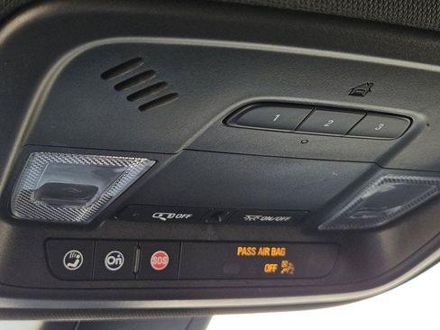Used 2022 Chevrolet Traverse LT w/ LPO, Floor Liner Package FWD image 26