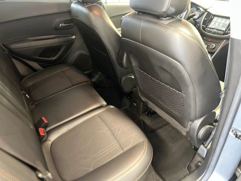Used 2019 Chevrolet Trax LT w/ LT Convenience Package AWD/4WD image 37