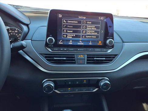 New 2025 Nissan Altima 2.5 SR image 16