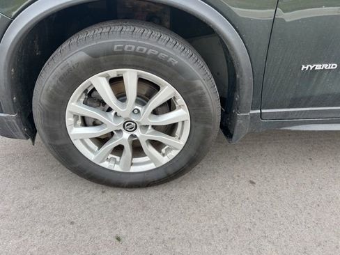 Used 2018 Nissan Rogue SV image 9