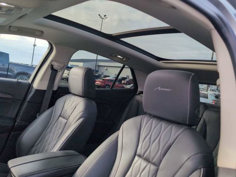 Used 2023 Buick Envision Avenir image 19