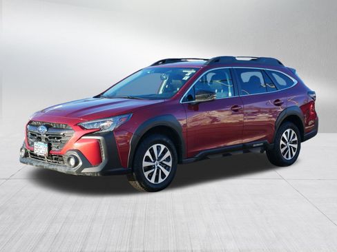 Certified 2025 Subaru Outback Premium image 3