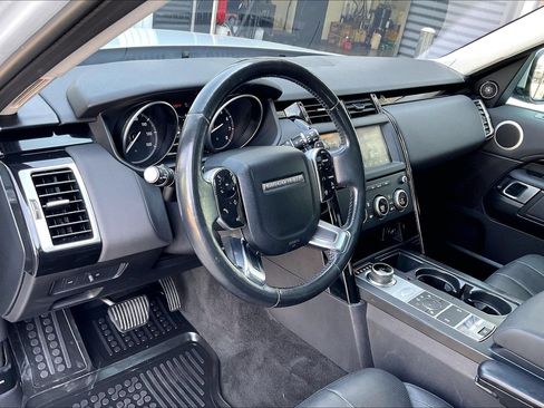 Used 2020 Land Rover Discovery SE AWD/4WD image 15