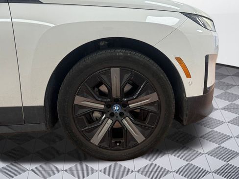 Used 2023 BMW iX xDrive50 w/ Convenience Package image 10