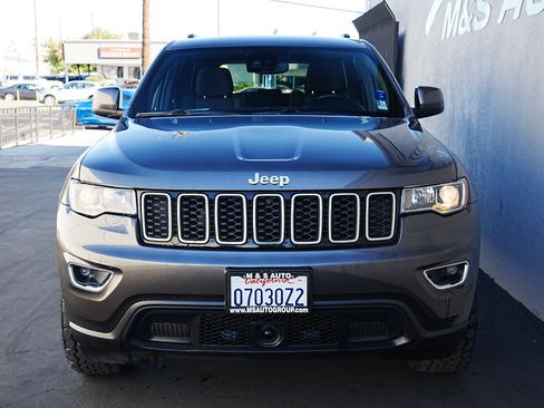 Used 2020 Jeep Grand Cherokee Laredo w/ Security & Convenience Group image 2