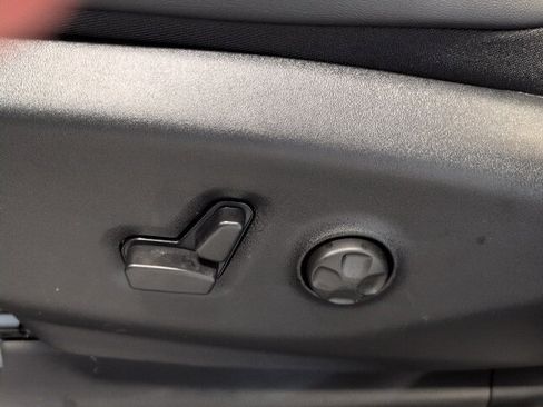 New 2026 Chrysler Voyager LX image 13