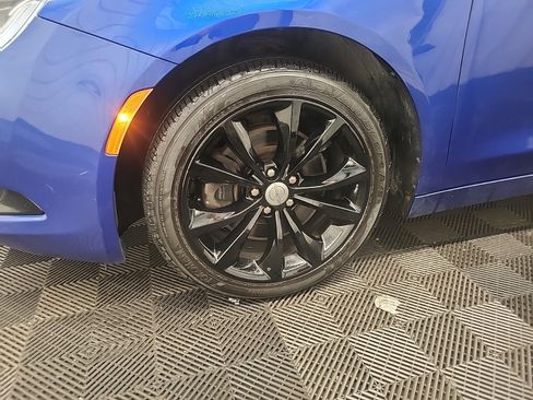 Used 2015 Chrysler 200 S w/ Comfort Group AWD/4WD image 16