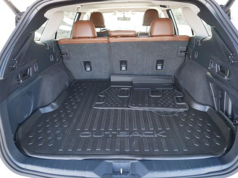 Used 2022 Subaru Outback Touring image 18