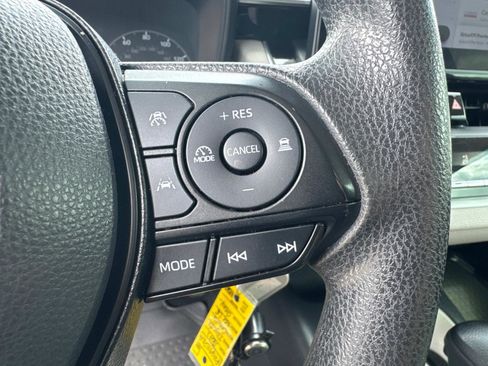 Used 2023 Toyota Corolla LE image 28