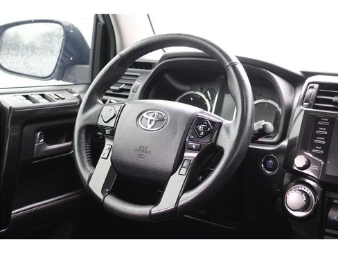 Used 2020 Toyota 4Runner TRD Off-Road Premium w/ Moonroof Package AWD/4WD image 17