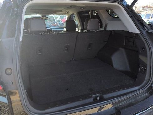 Used 2022 GMC Terrain AT4 w/ Infotainment Package II image 5