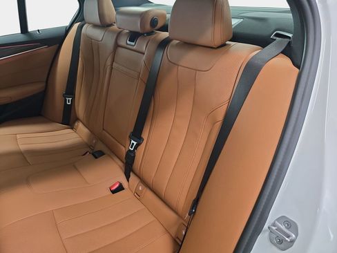 Certified 2022 BMW 530i xDrive w/ M Sport Package image 14