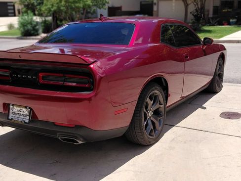 Used 2018 Dodge Challenger SXT Plus RWD image 8