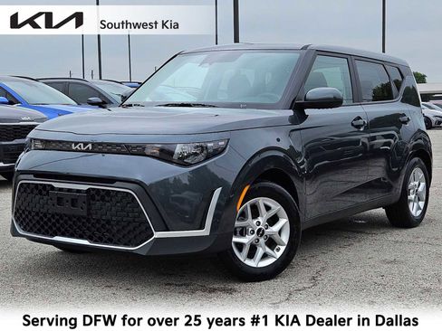 Used 2025 Kia Soul LX image 1