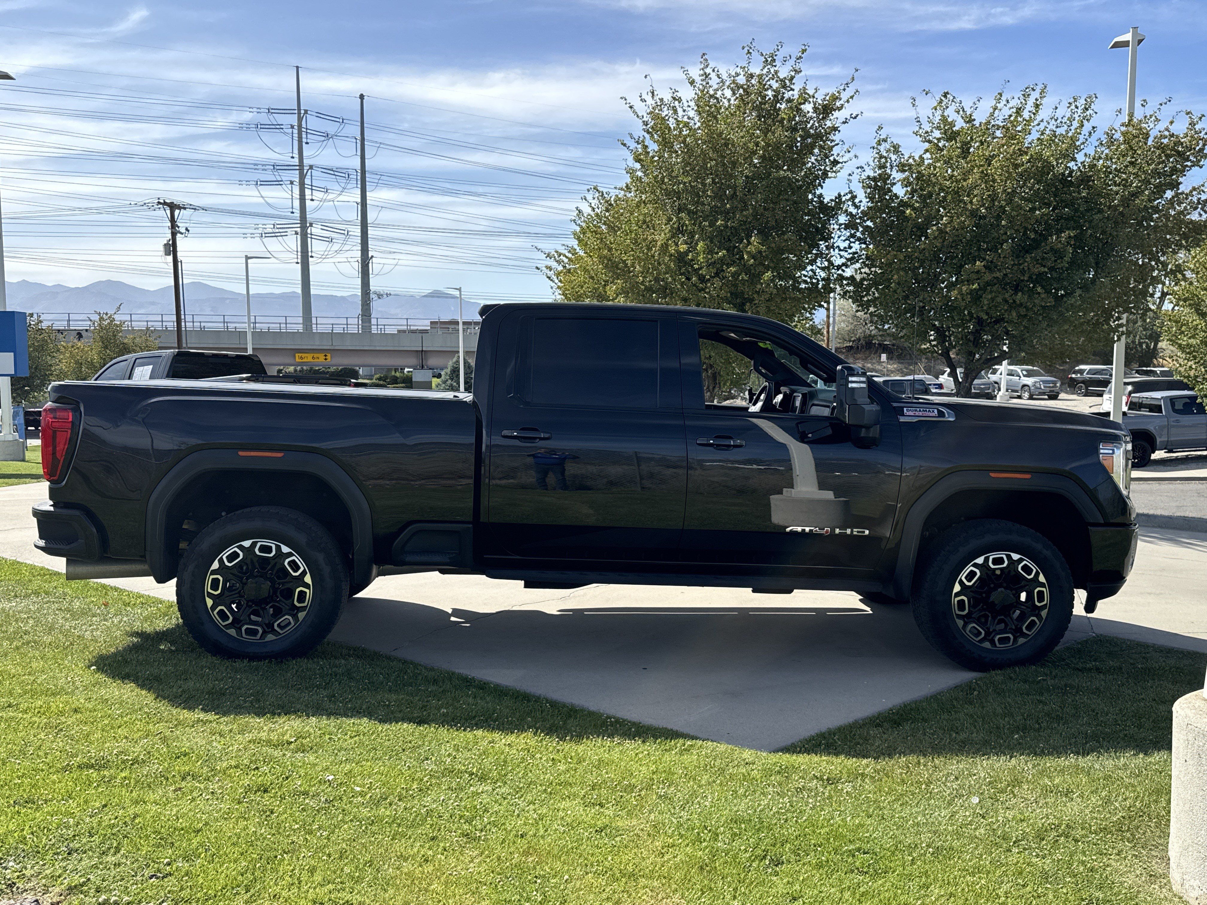 Used 2022 GMC Sierra 3500 AT4 AWD/4WD image 6