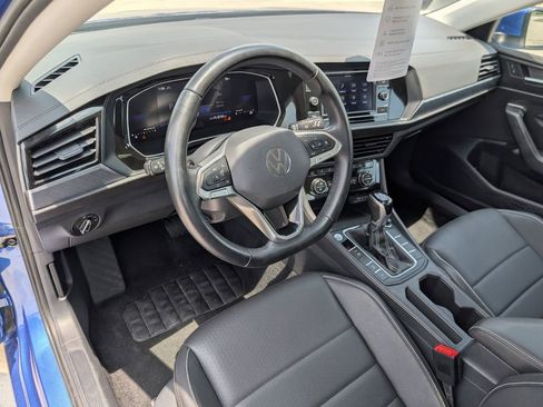 Used 2024 Volkswagen Jetta SE FWD image 14