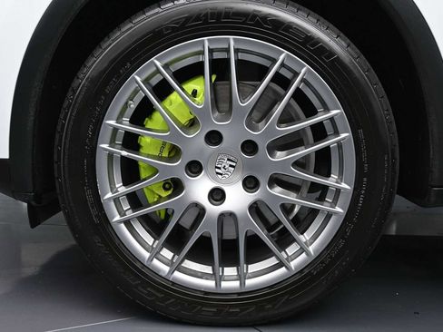Used 2015 Porsche Cayenne S AWD/4WD image 21