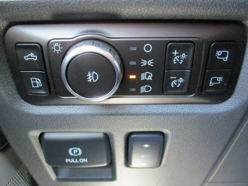Used 2025 Ford F150 Lariat w/ Equipment Group 502A High AWD/4WD image 11