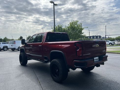 Used 2024 Chevrolet Silverado 2500 High Country w/ High Country Premium Package AWD/4WD image 7