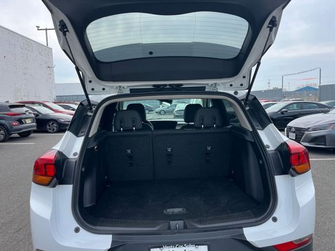 Used 2025 Buick Encore GX Preferred FWD image 31