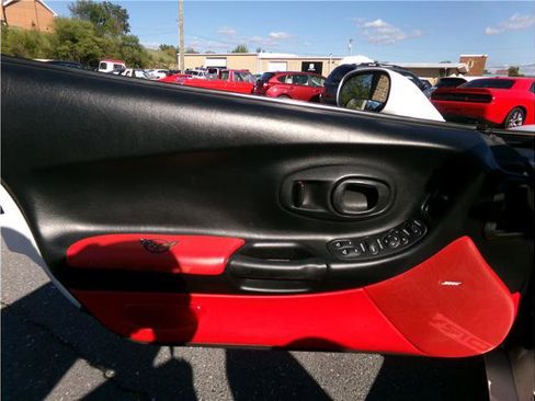 Used 2002 Chevrolet Corvette Convertible w/ Preferred Equipment Group2 image 4