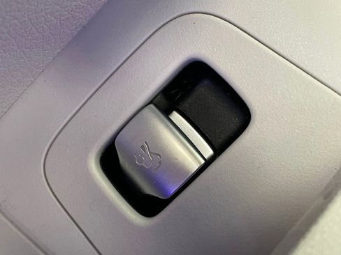 Used 2023 Mercedes-Benz EQE 500 4MATIC Sedan image 19