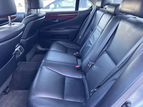 Used 2010 Lexus LS 460 RWD image 16
