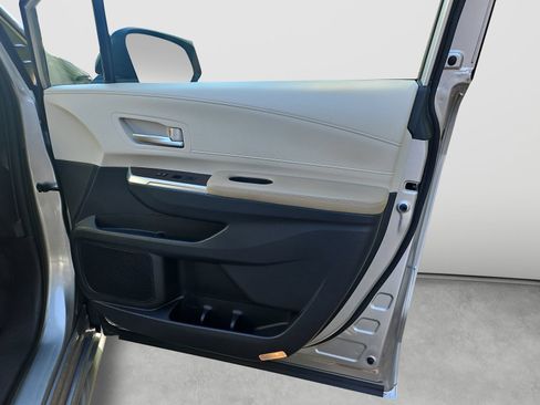 Used 2021 Toyota Sienna XLE FWD image 36