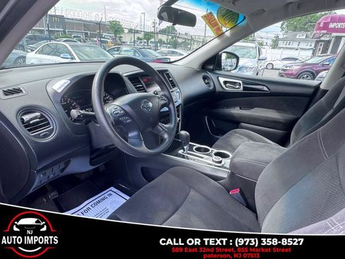 Used 2015 Nissan Pathfinder S image 10
