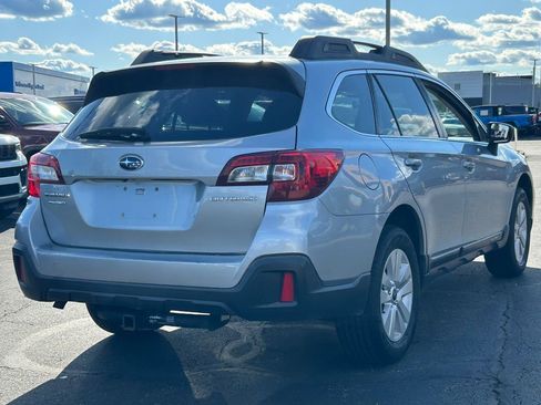 Used 2018 Subaru Outback 2.5i AWD/4WD image 7