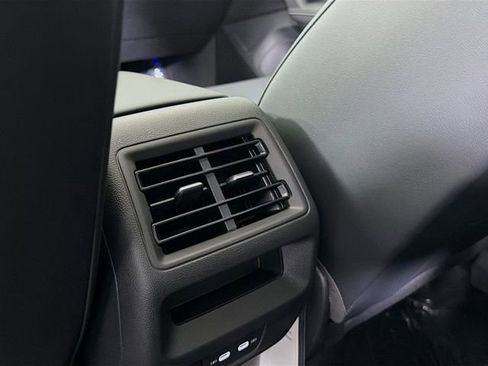 New 2026 Volkswagen Tiguan SE image 25