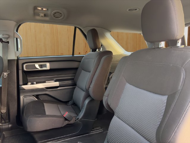 Used 2022 Ford Explorer XLT w/ Class IV Trailer Tow Package AWD/4WD image 13