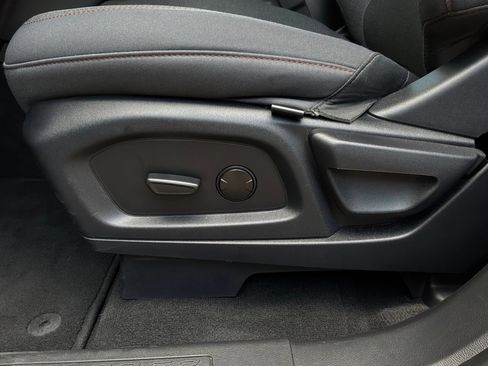 Used 2026 Ford Explorer Active RWD image 11