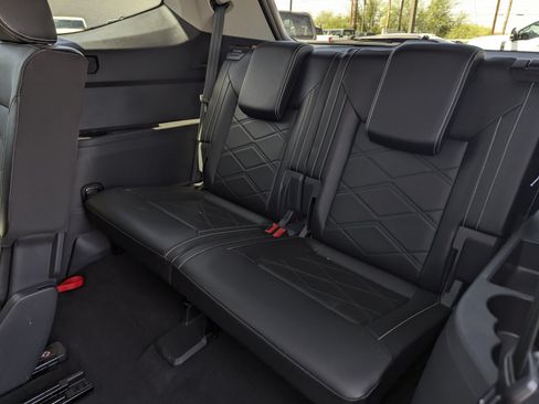 Used 2024 Volkswagen Atlas SE FWD image 8