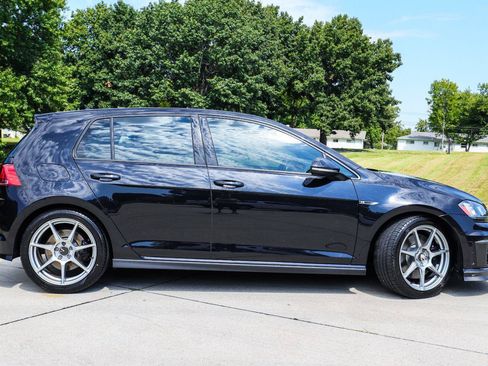 Used 2017 Volkswagen Golf 4-Door AWD/4WD image 5