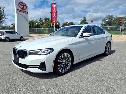 Used 2022 BMW 530i xDrive w/ Premium Package AWD/4WD image 9