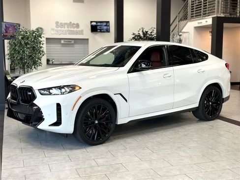 Used 2024 BMW X6 M60i w/ Dynamic Handling Package image 3