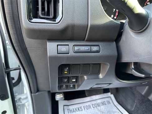 Used 2025 Nissan Frontier PRO-4X image 21