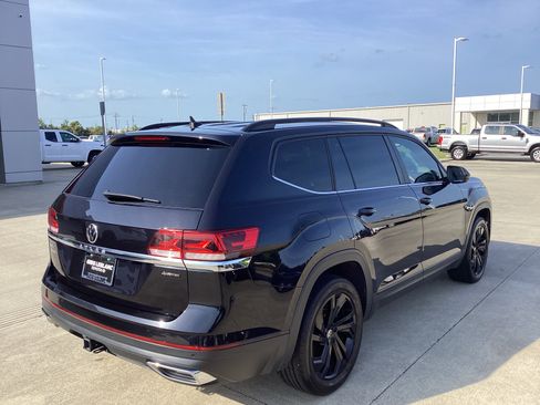 Used 2023 Volkswagen Atlas SE AWD/4WD image 7