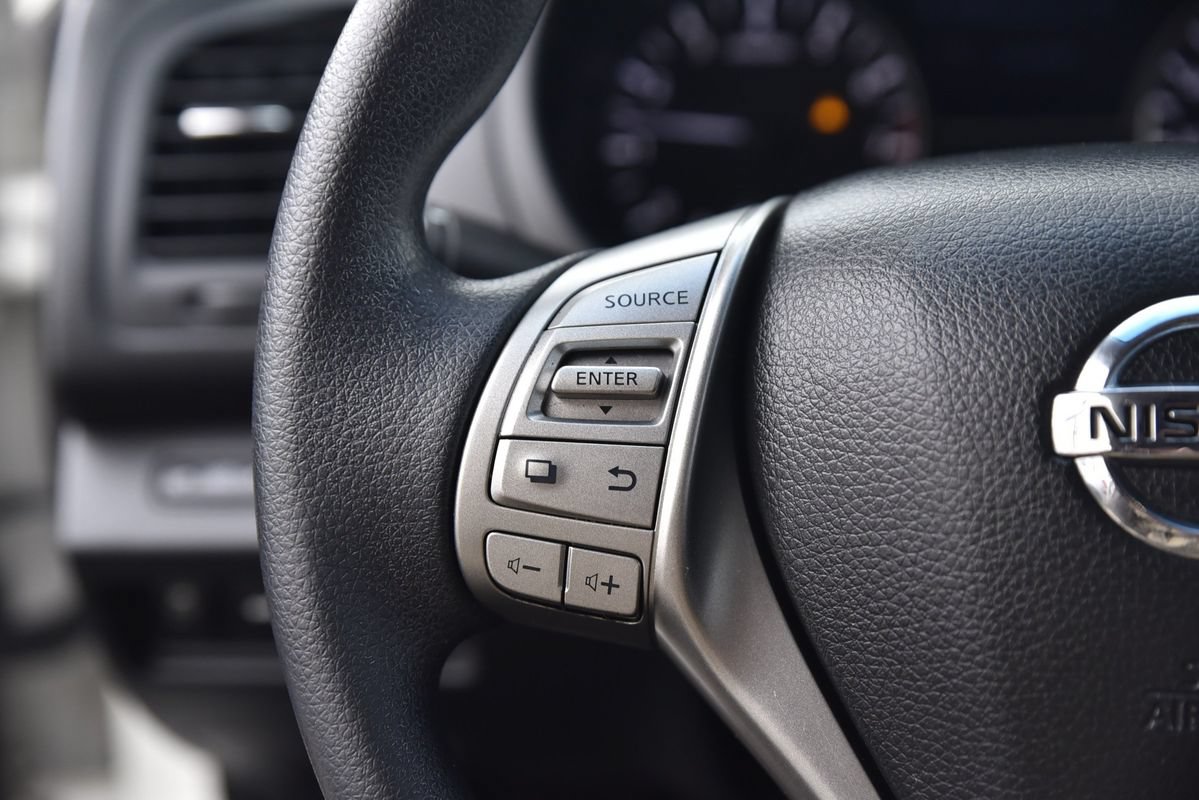 Used 2013 Nissan Altima 2.5 S FWD image 17