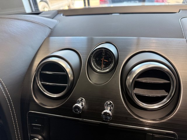 Used 2020 Bentley Bentayga AWD/4WD image 14