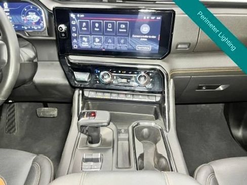 Used 2024 GMC Sierra 1500 AT4 w/ Technology Package AWD/4WD image 18